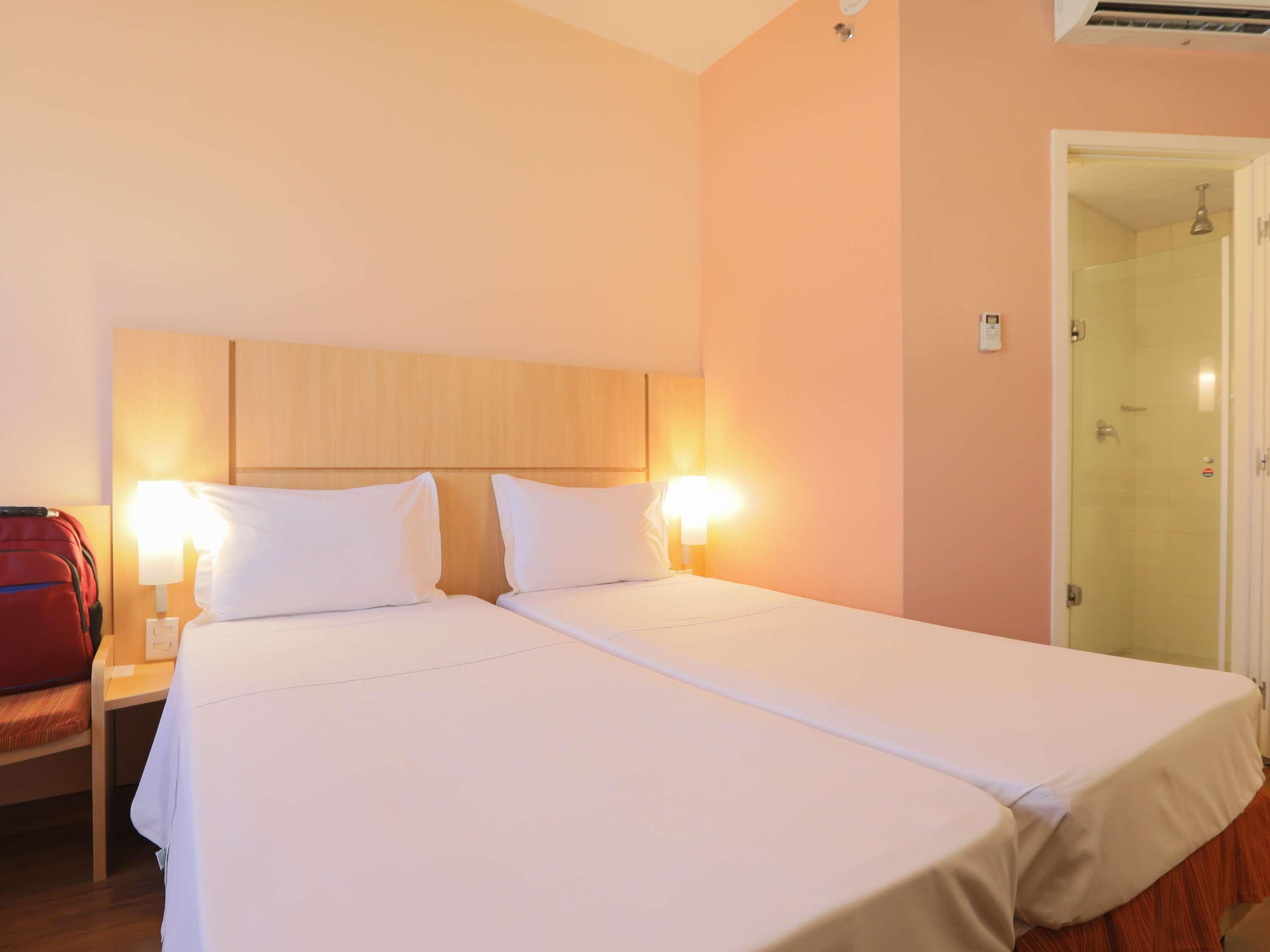 Hotel Ibis Montes Claros Shopping Esterno foto