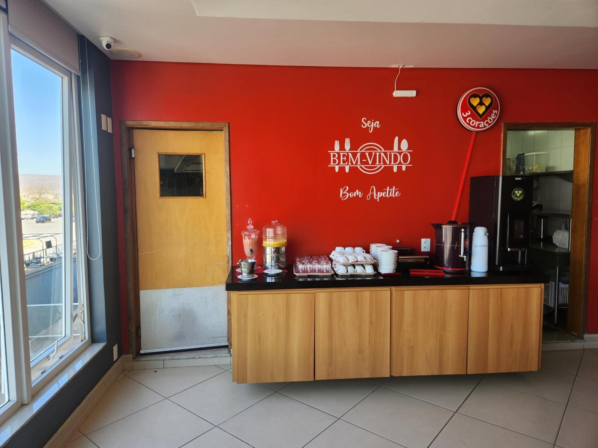 Hotel Ibis Montes Claros Shopping Esterno foto