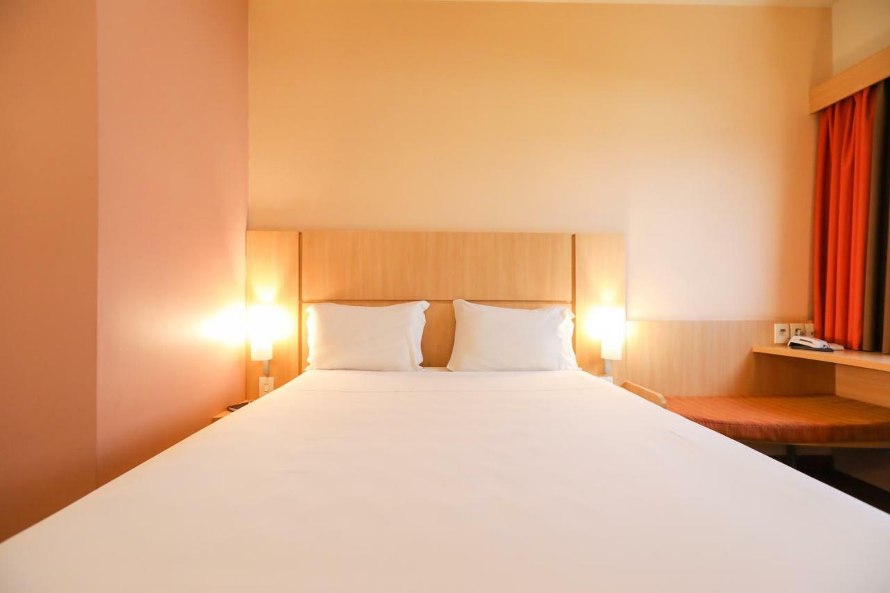 Hotel Ibis Montes Claros Shopping Esterno foto