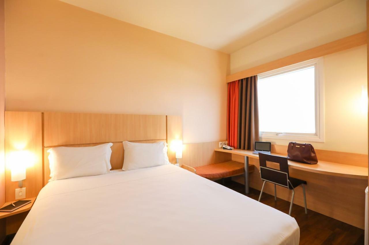 Hotel Ibis Montes Claros Shopping Esterno foto