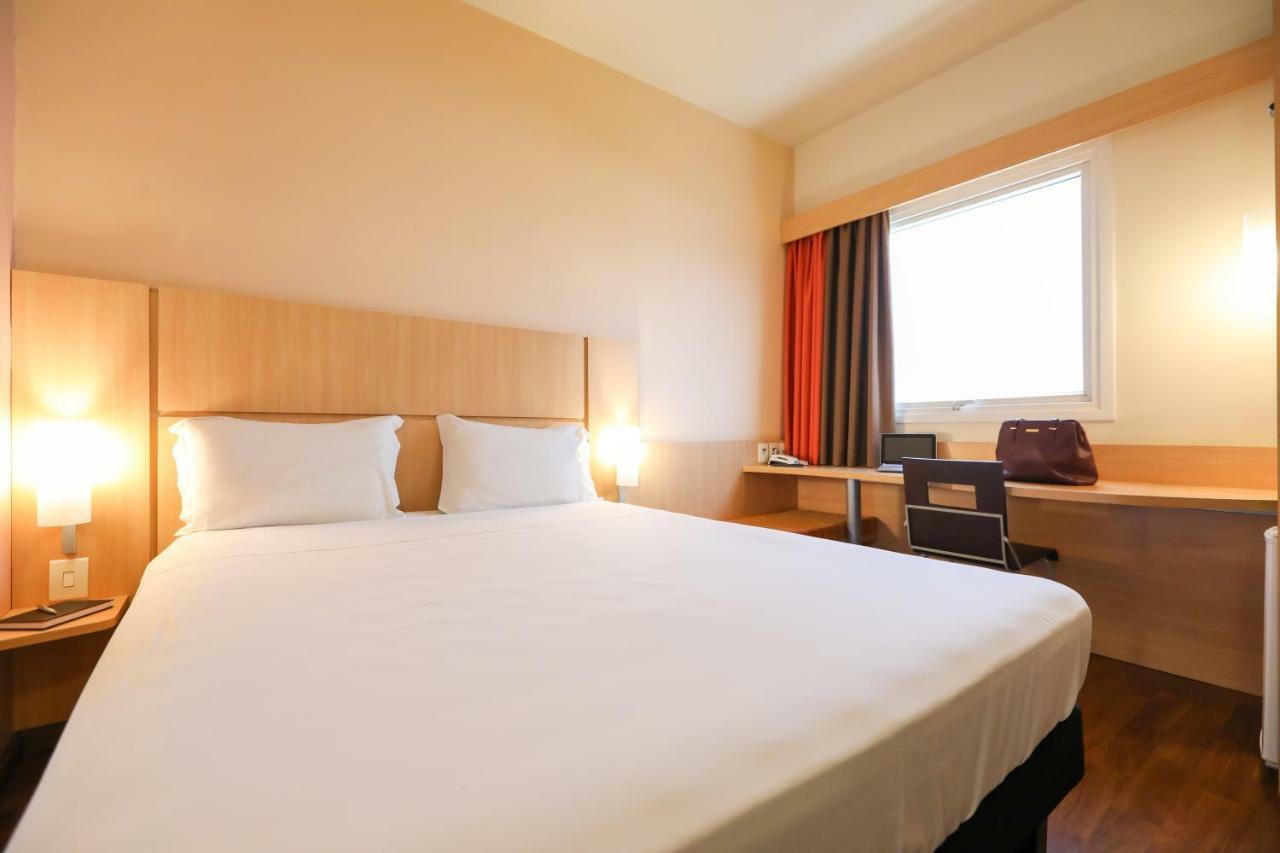 Hotel Ibis Montes Claros Shopping Esterno foto