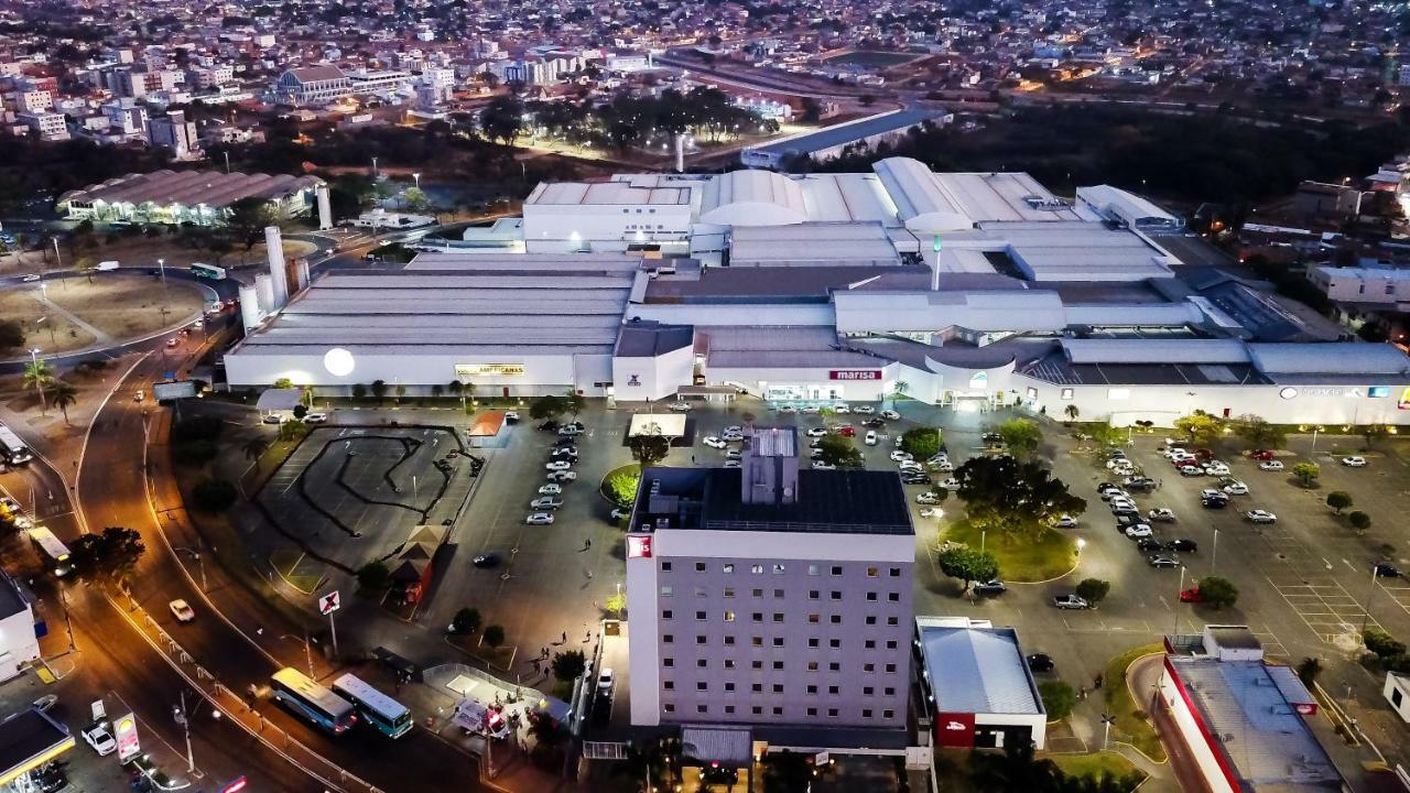 Hotel Ibis Montes Claros Shopping Esterno foto
