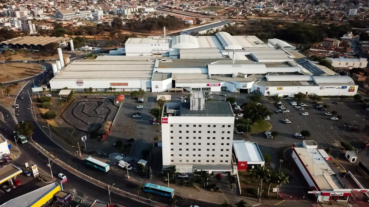 Hotel Ibis Montes Claros Shopping Esterno foto