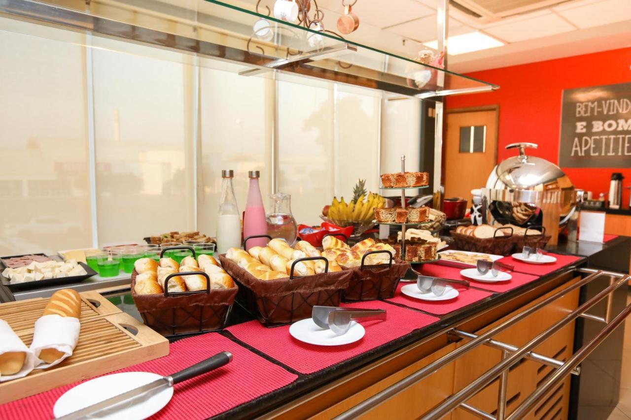 Hotel Ibis Montes Claros Shopping Esterno foto