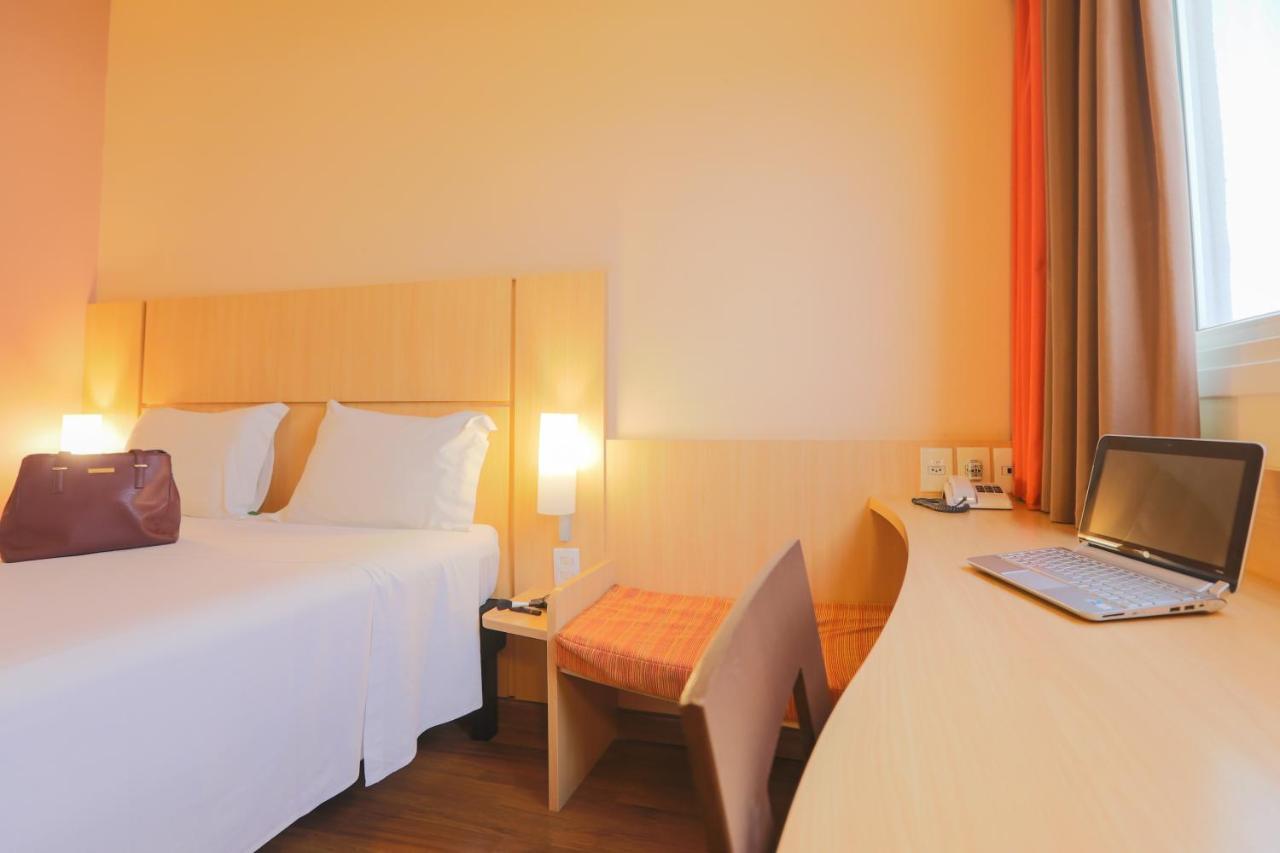 Hotel Ibis Montes Claros Shopping Esterno foto